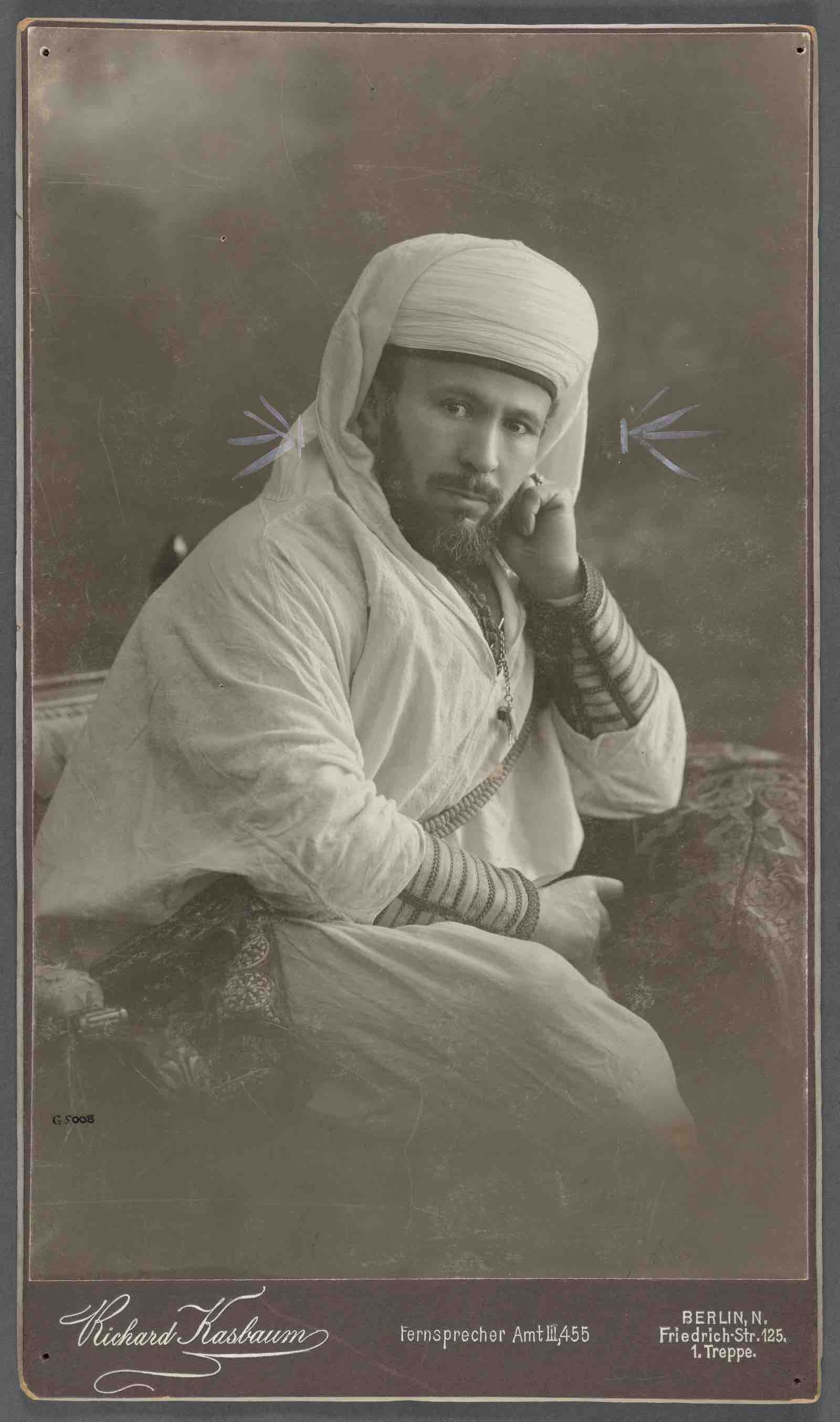 Richard Kasbaum (active 1880s), undated photograph of Sir (Sidi) Hassan Ben Ali (1863–1914), an impresario from the outskirts of Marrakech, Morocco, who toured nationally with his troupe of Moroccan acrobats, dancers, musicians, and actors called the Hassan Ben Ali Arabs Co.