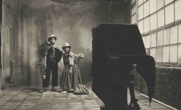Irving Penn's Cuzco Man, Woman, and Crying Infant, negative 1948,  print 1989. Platinum-palladium print.