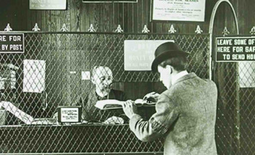 Unidentified photographer, Banking Office, State Street, circa 1902