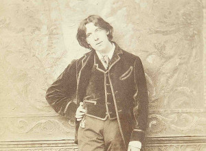 • Portrait of Oscar Wilde by the famous New York photographer Sarony taken in 1882